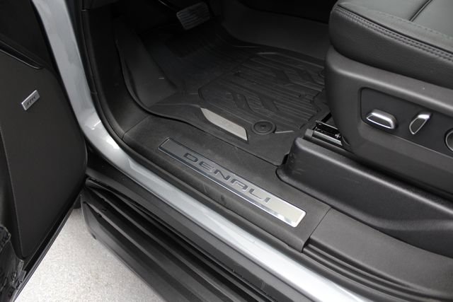 New 2026 GMC Yukon Denali w/ Advanced Technology Package AWD/4WD image 18