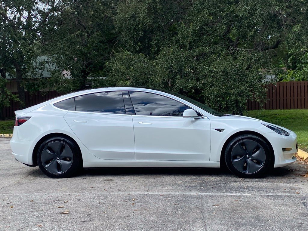 Used 2020 Tesla Model 3 Standard Range RWD image 9