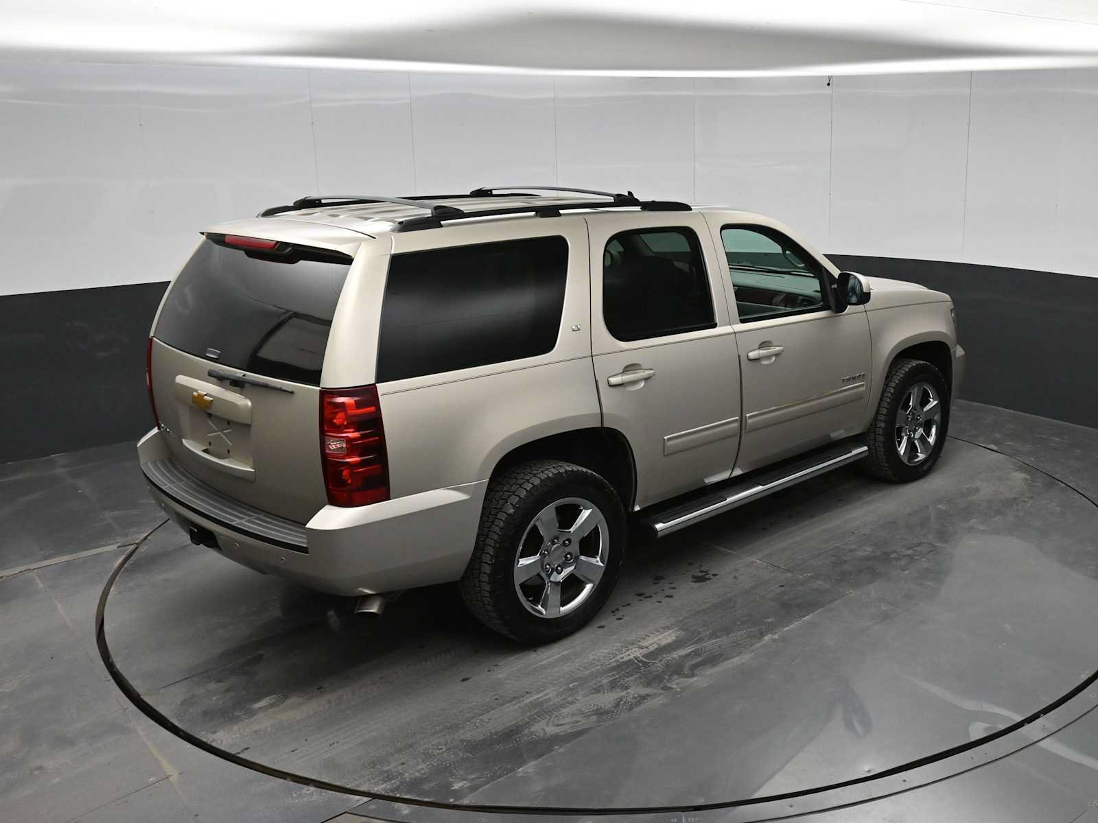 Used 2014 Chevrolet Tahoe LT w/ Luxury Package RWD image 45