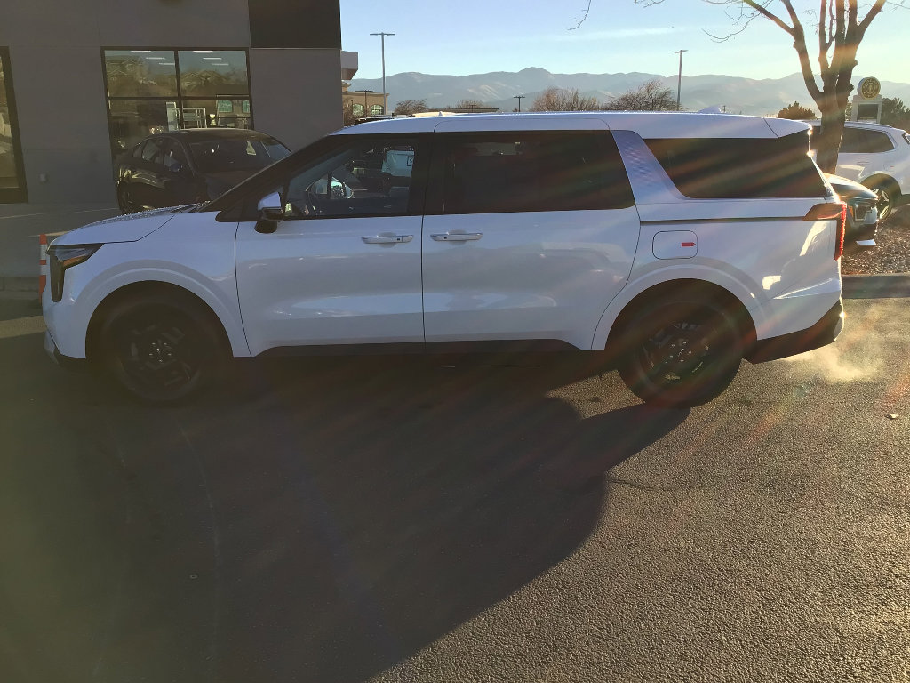 New 2026 Kia Carnival LX image 3