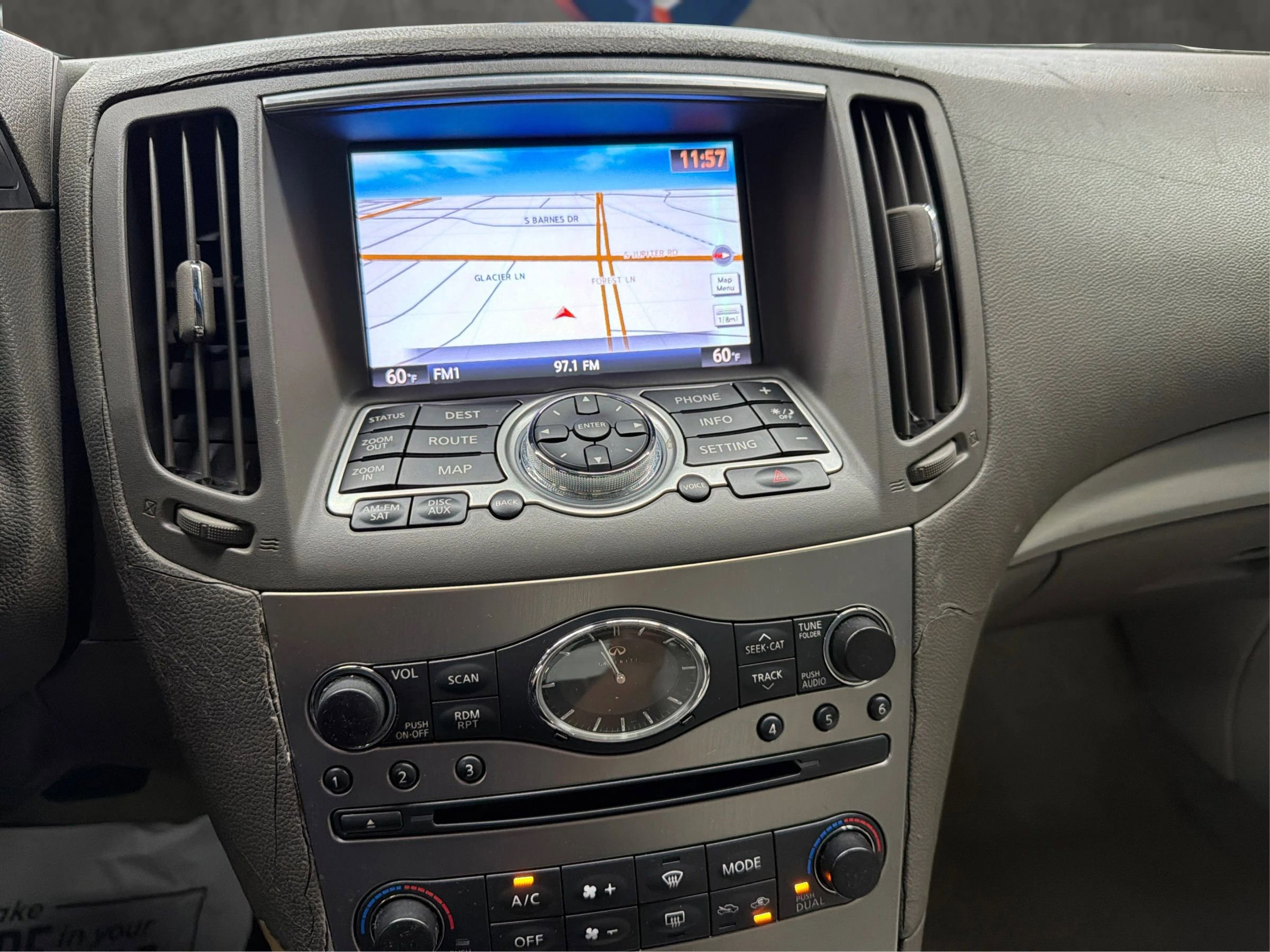 Used 2010 INFINITI G37 Journey w/ Premium Pkg image 22