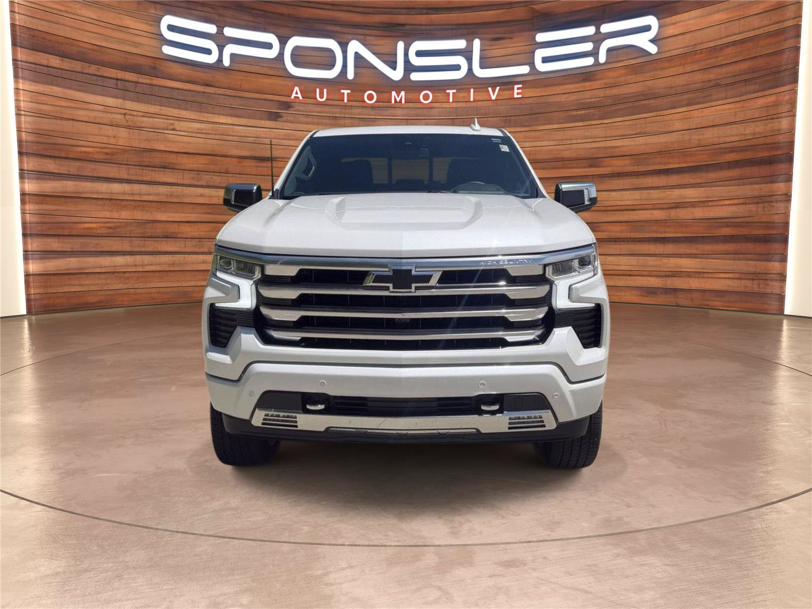 Used 2025 Chevrolet Silverado 1500 High Country w/ High Country Premium Package AWD/4WD image 10