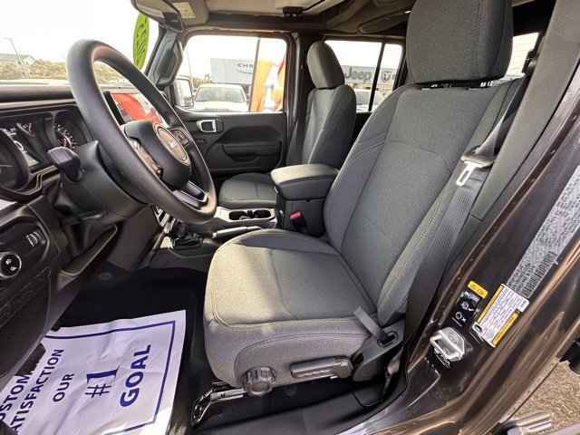 New 2025 Jeep Gladiator Sport image 9