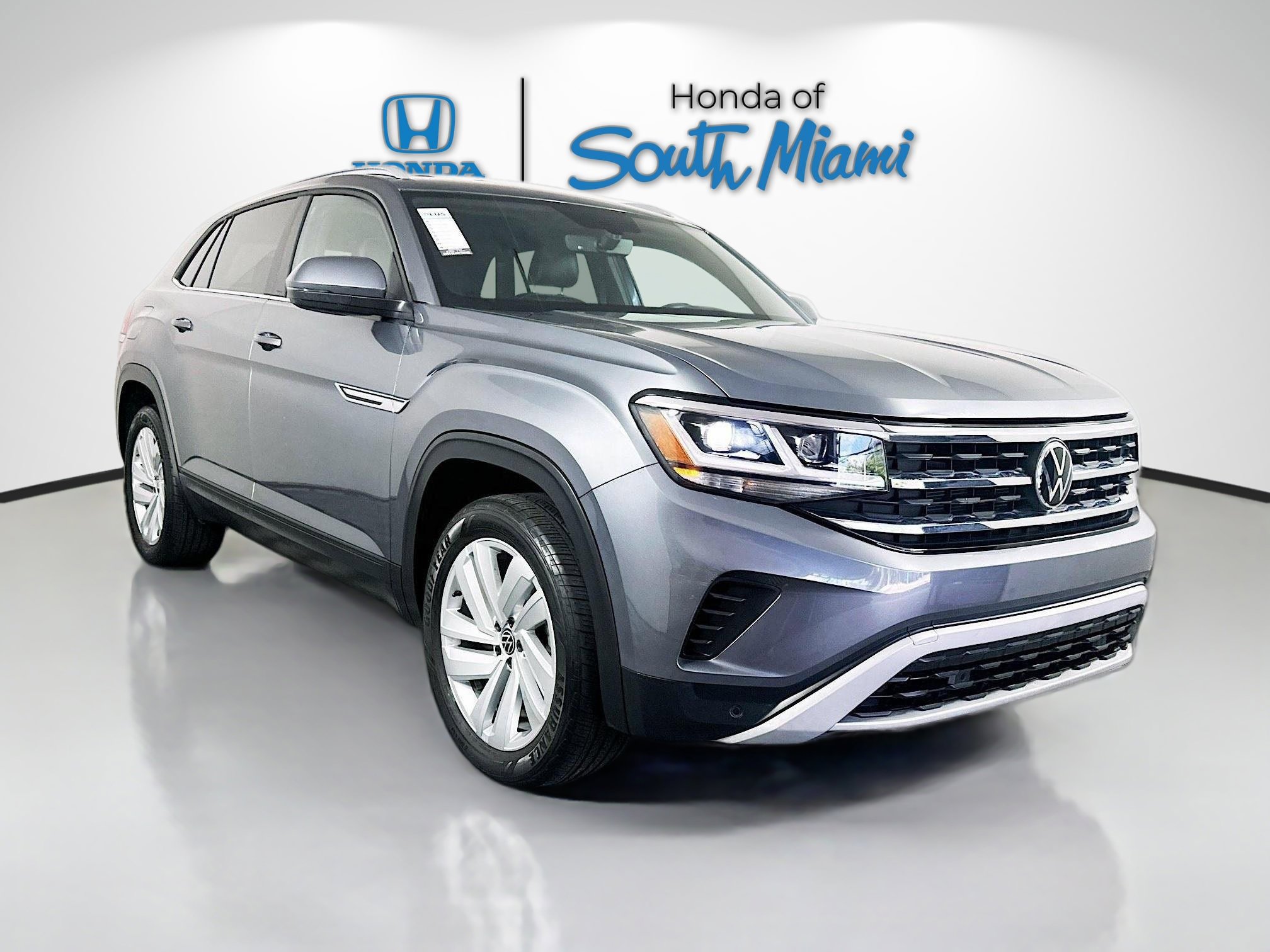 Used 2022 Volkswagen Atlas Cross Sport SE image 3