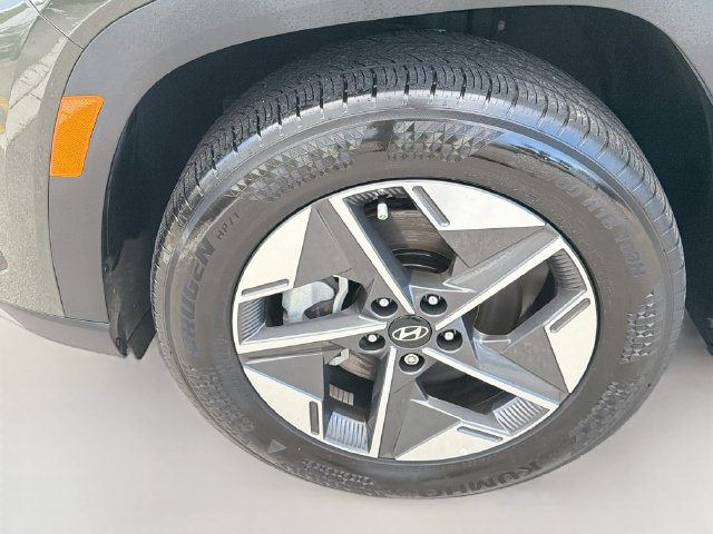 Certified 2025 Hyundai Tucson SEL AWD/4WD image 32