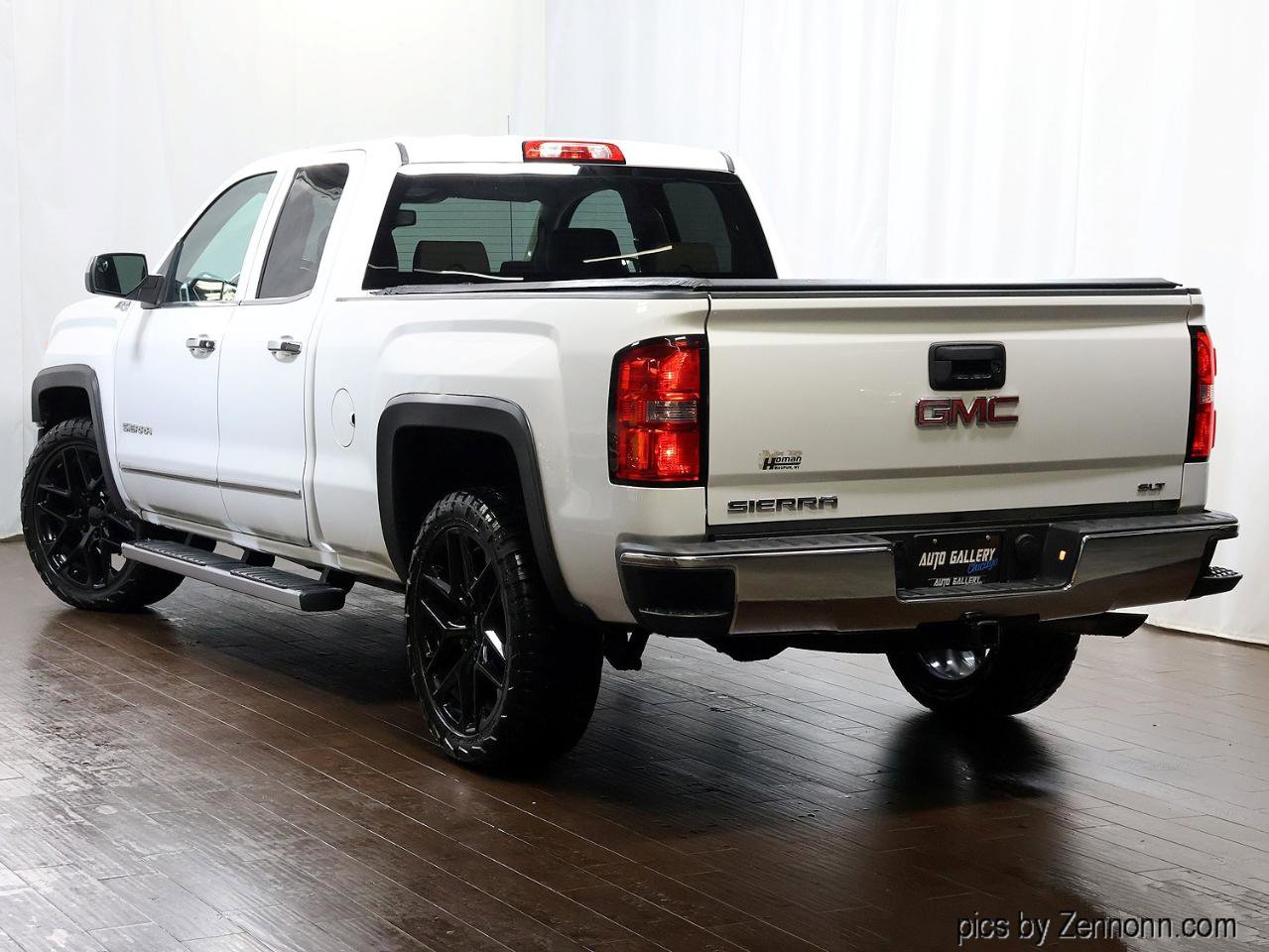 Used 2014 GMC Sierra 1500 SLT w/ Suspension Package, Off-Road image 9