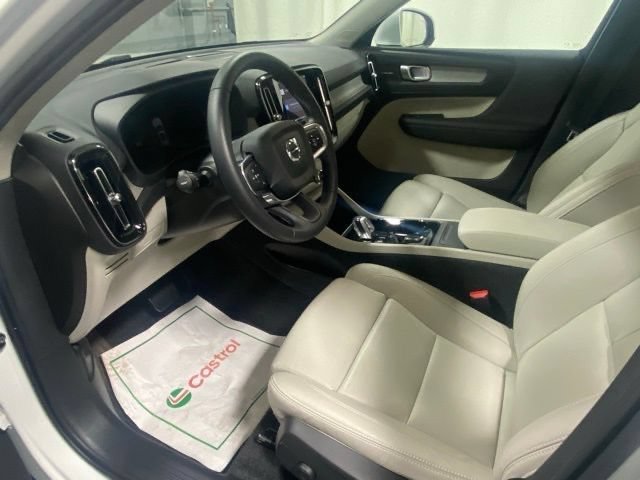 Used 2024 Volvo XC40 B5 Ultimate w/ Climate Package AWD/4WD image 7