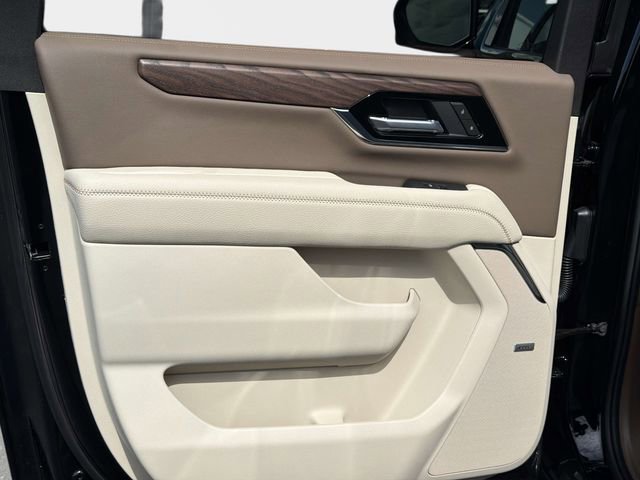 New 2026 GMC Yukon XL Denali w/ Denali Reserve Package image 11