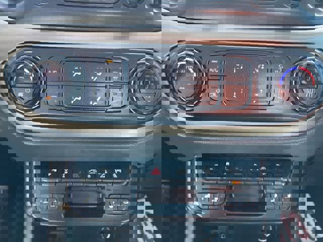 Used 2021 Chevrolet Colorado Z71 image 16