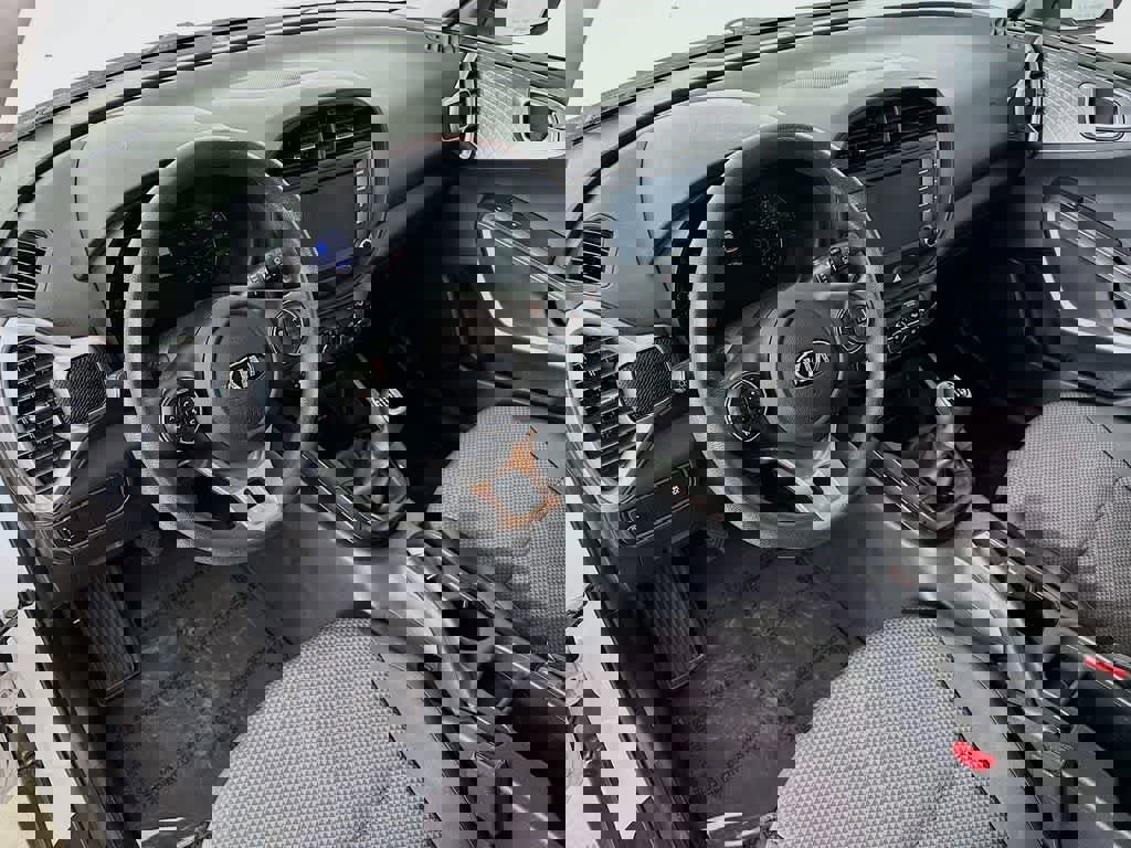 Used 2020 Kia Soul LX image 2