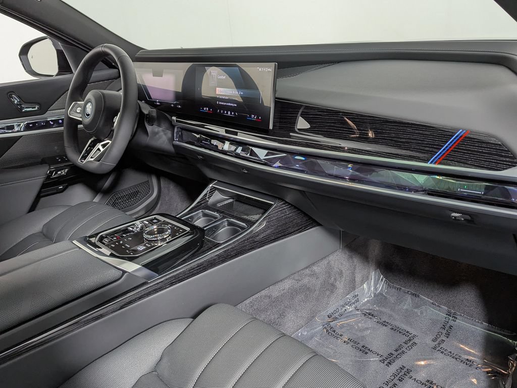 Used 2026 BMW i7 xDrive60 AWD/4WD image 32