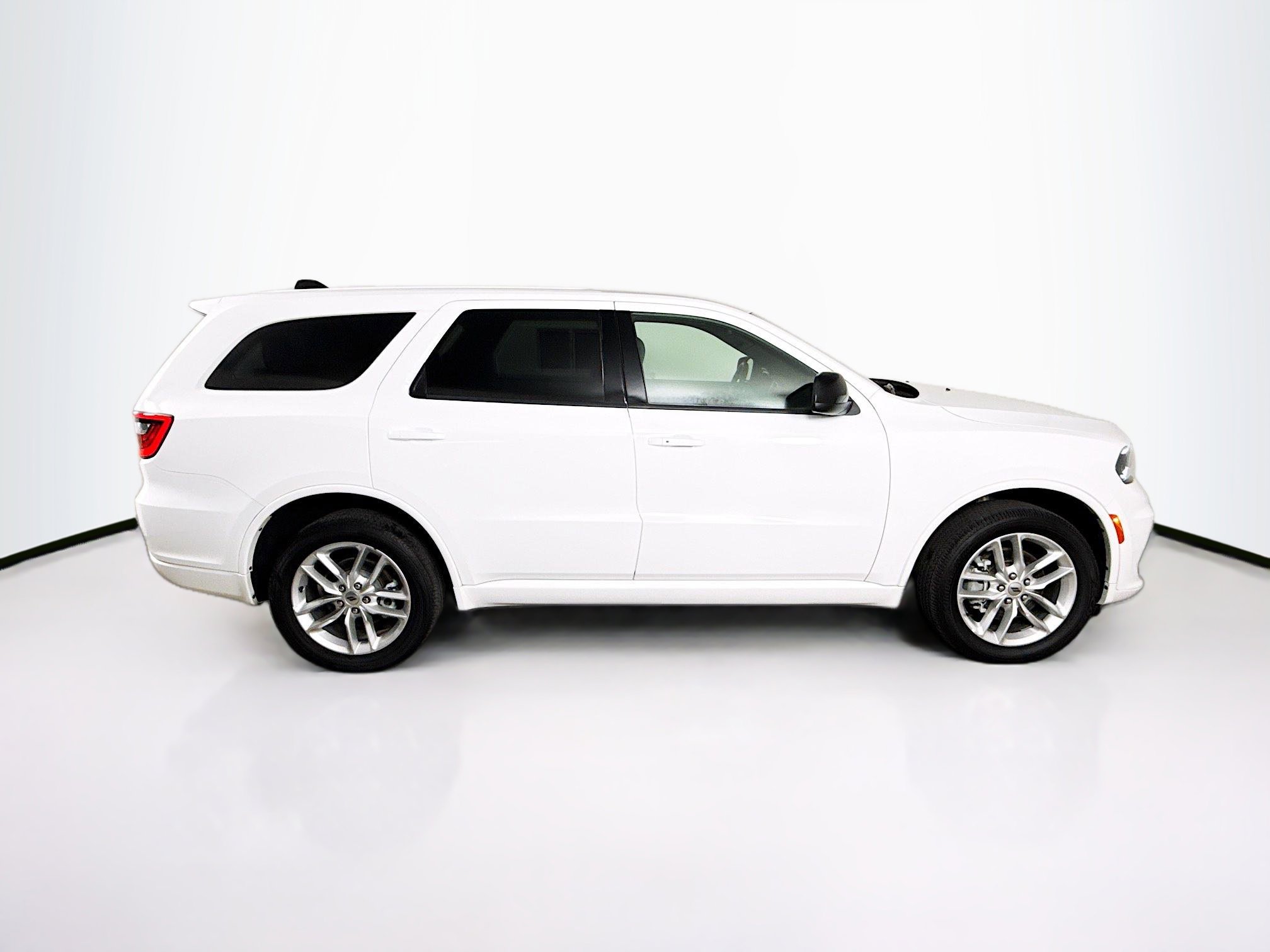 Used 2024 Dodge Durango GT image 2