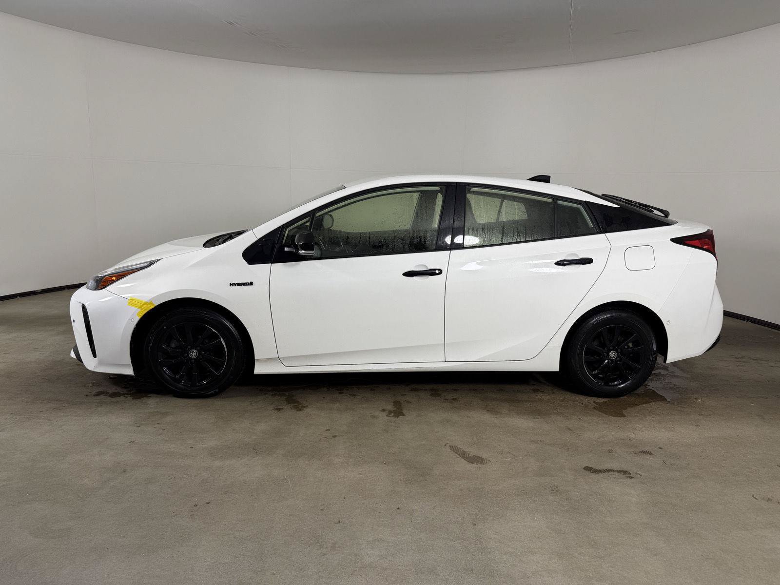 Used 2022 Toyota Prius AWD image 11