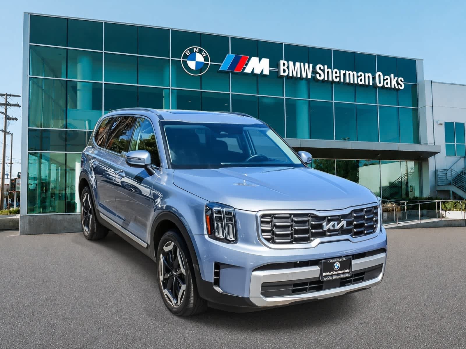 Used 2024 Kia Telluride S w/ S Sunroof Package FWD image 4