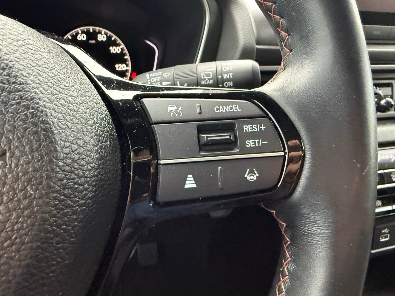 Used 2024 Honda Pilot Sport image 14