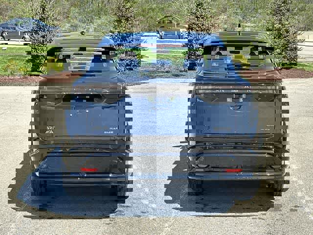 Used 2023 Nissan Ariya FWD image 4