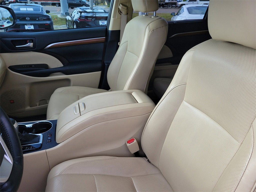 Used 2019 Toyota Highlander Limited Platinum image 21