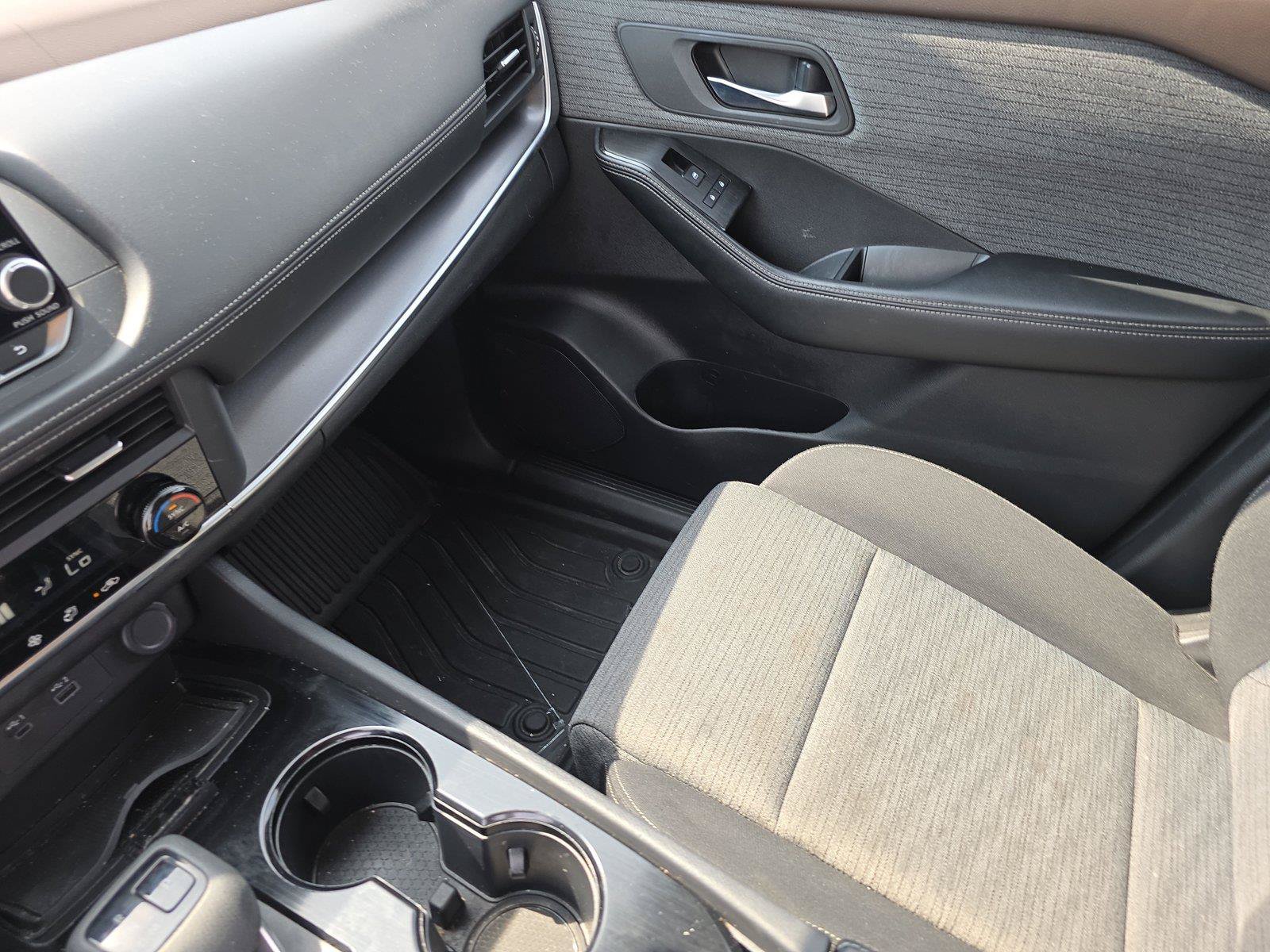Used 2023 Nissan Rogue SV AWD/4WD image 31