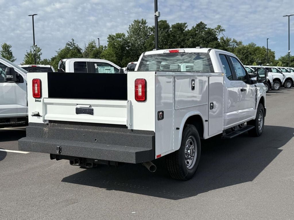 New 2026 Ford F250 XL w/ XL Chrome Package RWD image 2
