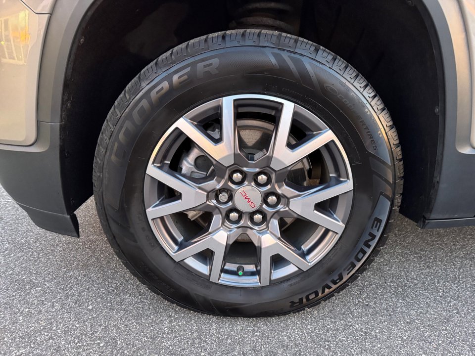 Certified 2022 GMC Acadia SLT w/ Trailering Package image 30