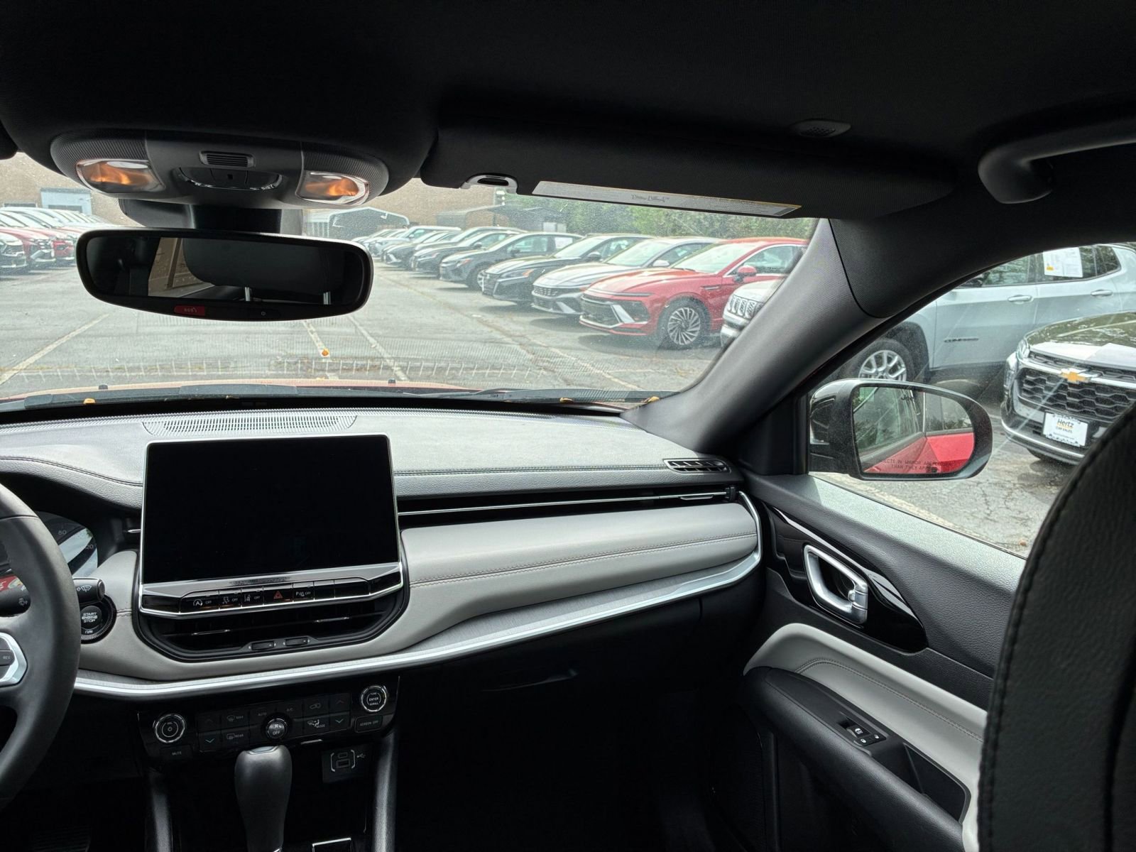 Used 2025 Jeep Compass Limited image 36