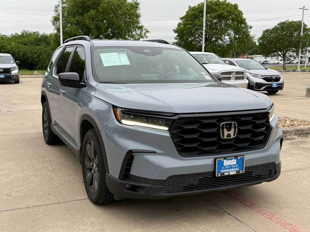 Used 2024 Honda Pilot Sport image 8