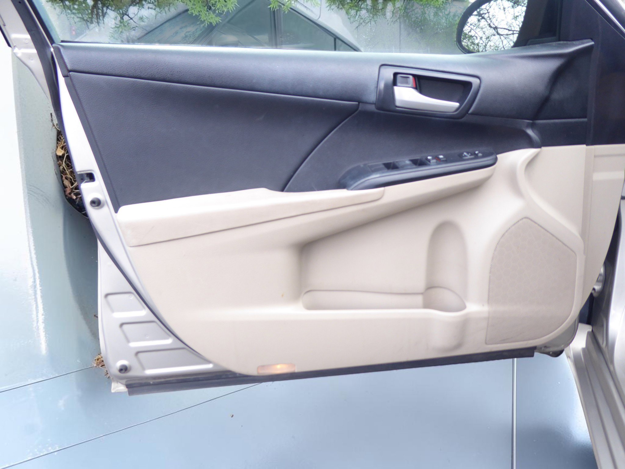 Used 2014 Toyota Camry LE image 21