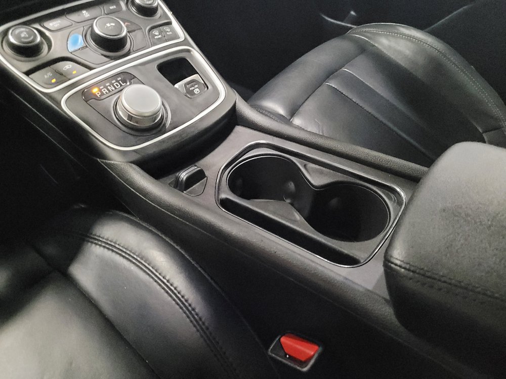 Used 2017 Chrysler 200 Limited Platinum FWD image 26