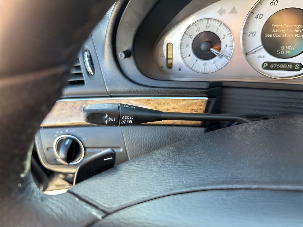 Used 2009 Mercedes-Benz E 350 Sedan image 31