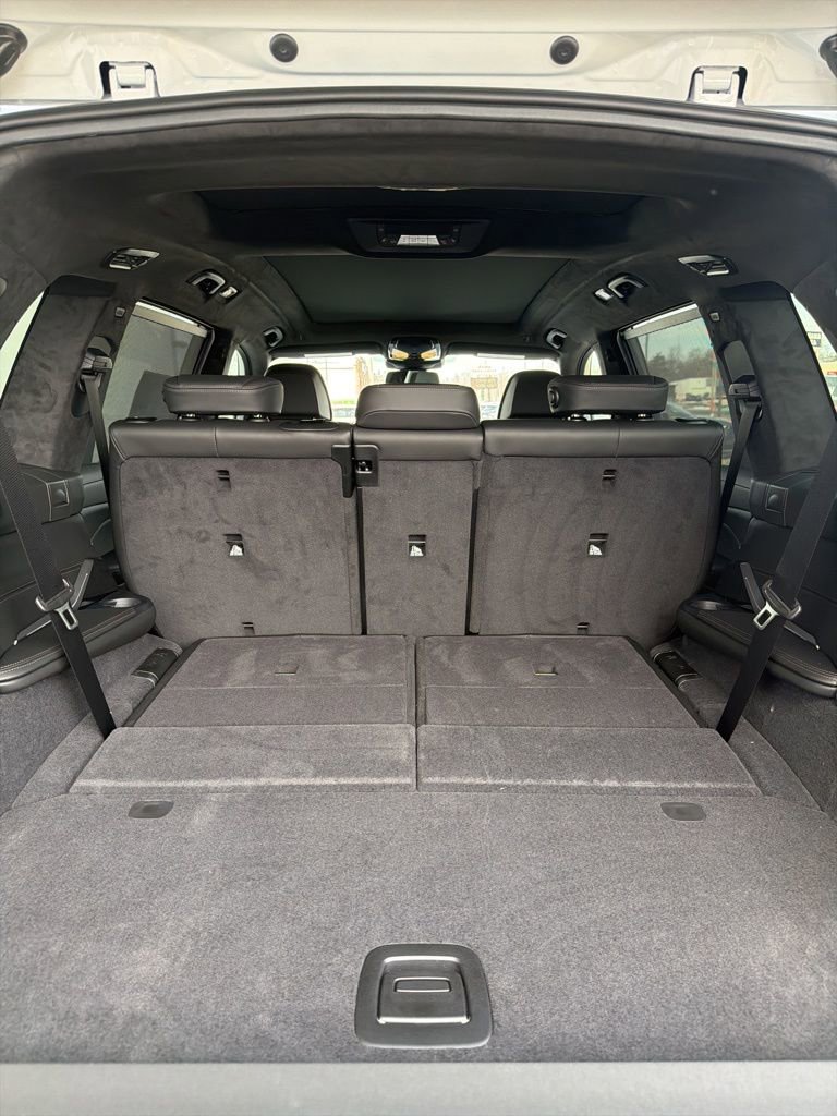 New 2026 BMW X7 M60i w/ Climate Comfort Package image 13