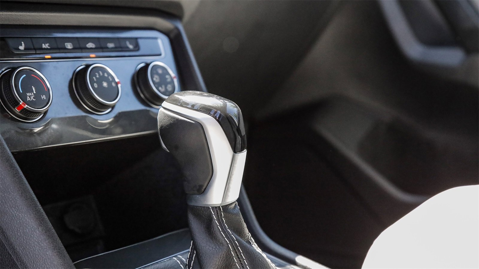 Certified 2024 Volkswagen Tiguan S image 21