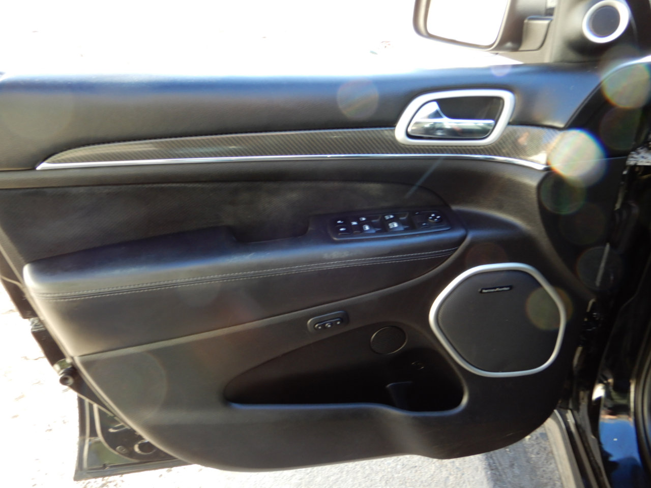 Used 2019 Jeep Grand Cherokee SRT image 23