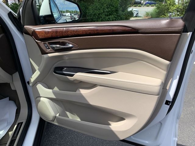 Used 2015 Cadillac SRX Luxury w/ Driver Awareness Package AWD/4WD image 13