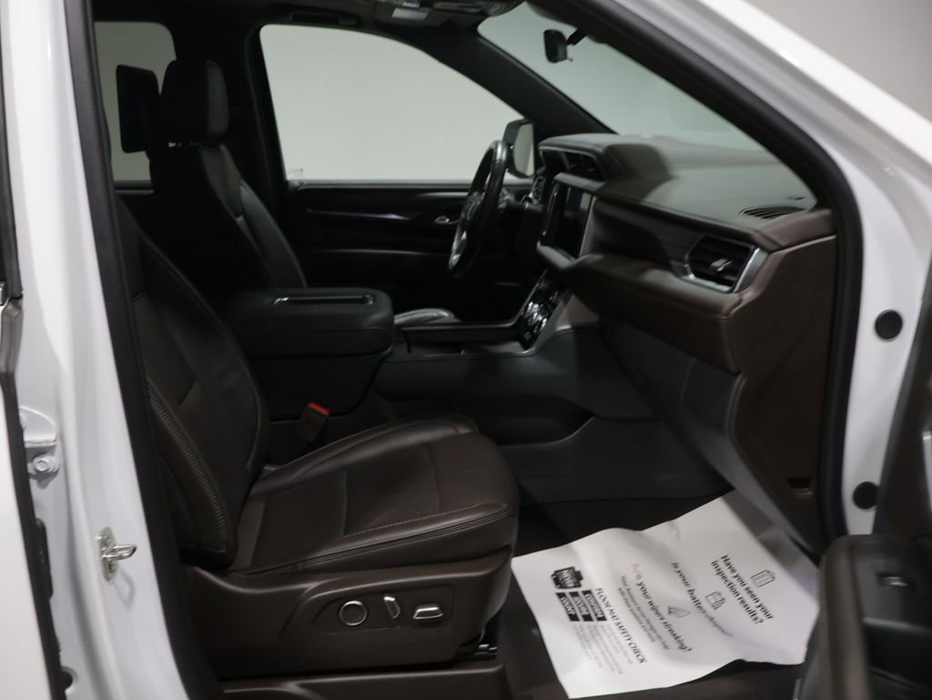 Used 2024 GMC Yukon XL Denali w/ Denali Reserve Package AWD/4WD image 24