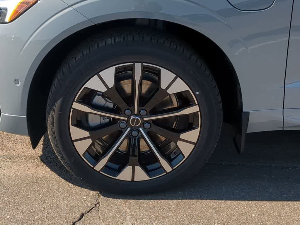 New 2026 Volvo XC60 T8 Plus w/ Protection Package Premier AWD/4WD image 13