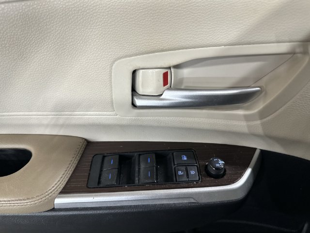 Used 2022 Toyota Sienna XLE FWD image 19
