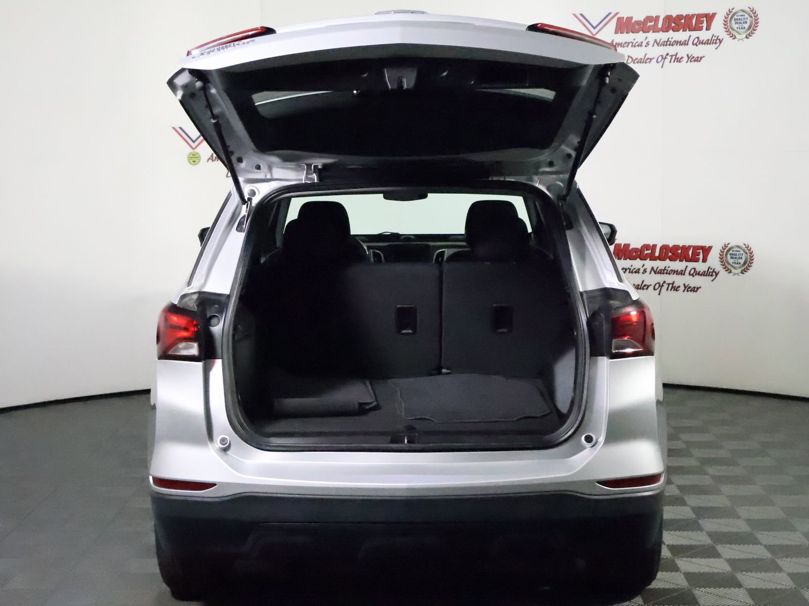 Used 2022 Chevrolet Equinox LS w/ LS Convenience Package FWD image 12