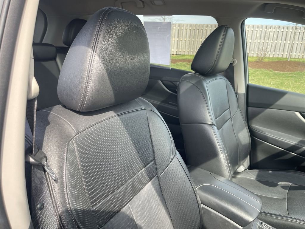 Used 2017 Nissan Rogue SL w/ SL Premium Package image 31