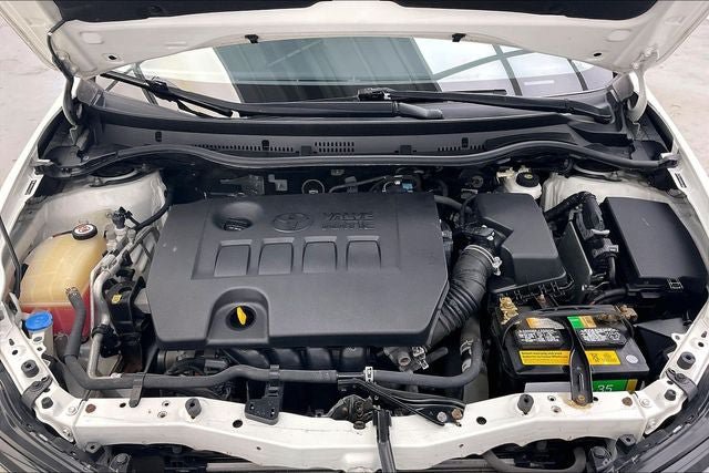 Used 2018 Toyota Corolla iM w/ All-Weather Mat Package FWD image 28