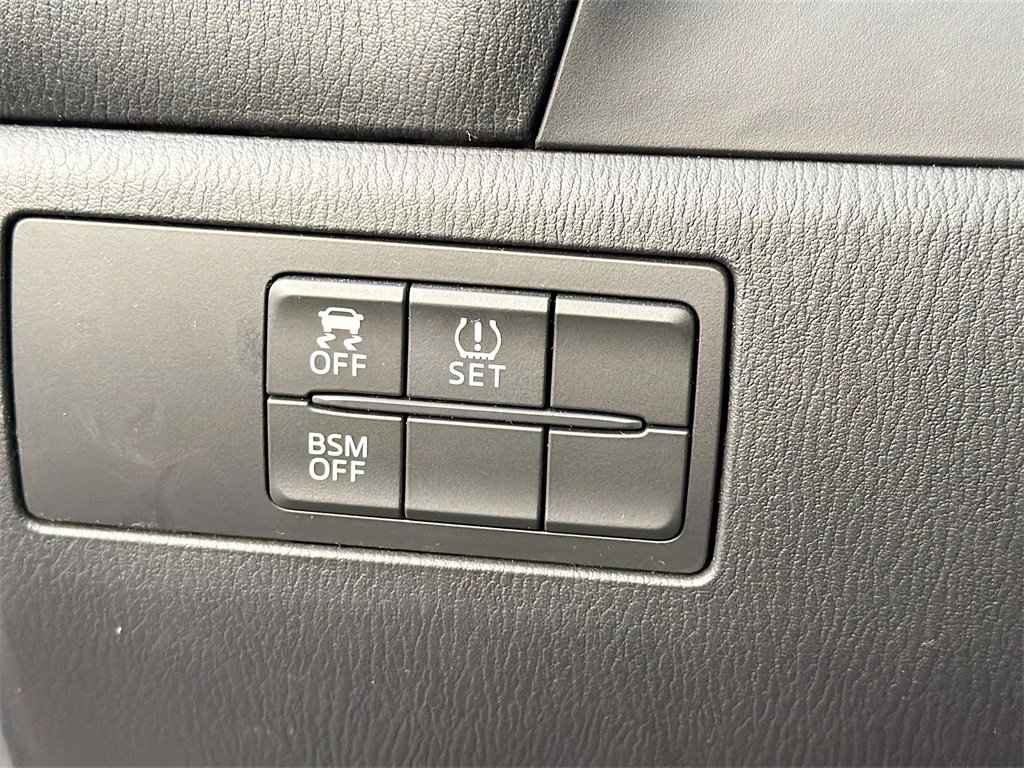 Used 2014 MAZDA MAZDA3 i Grand Touring image 10