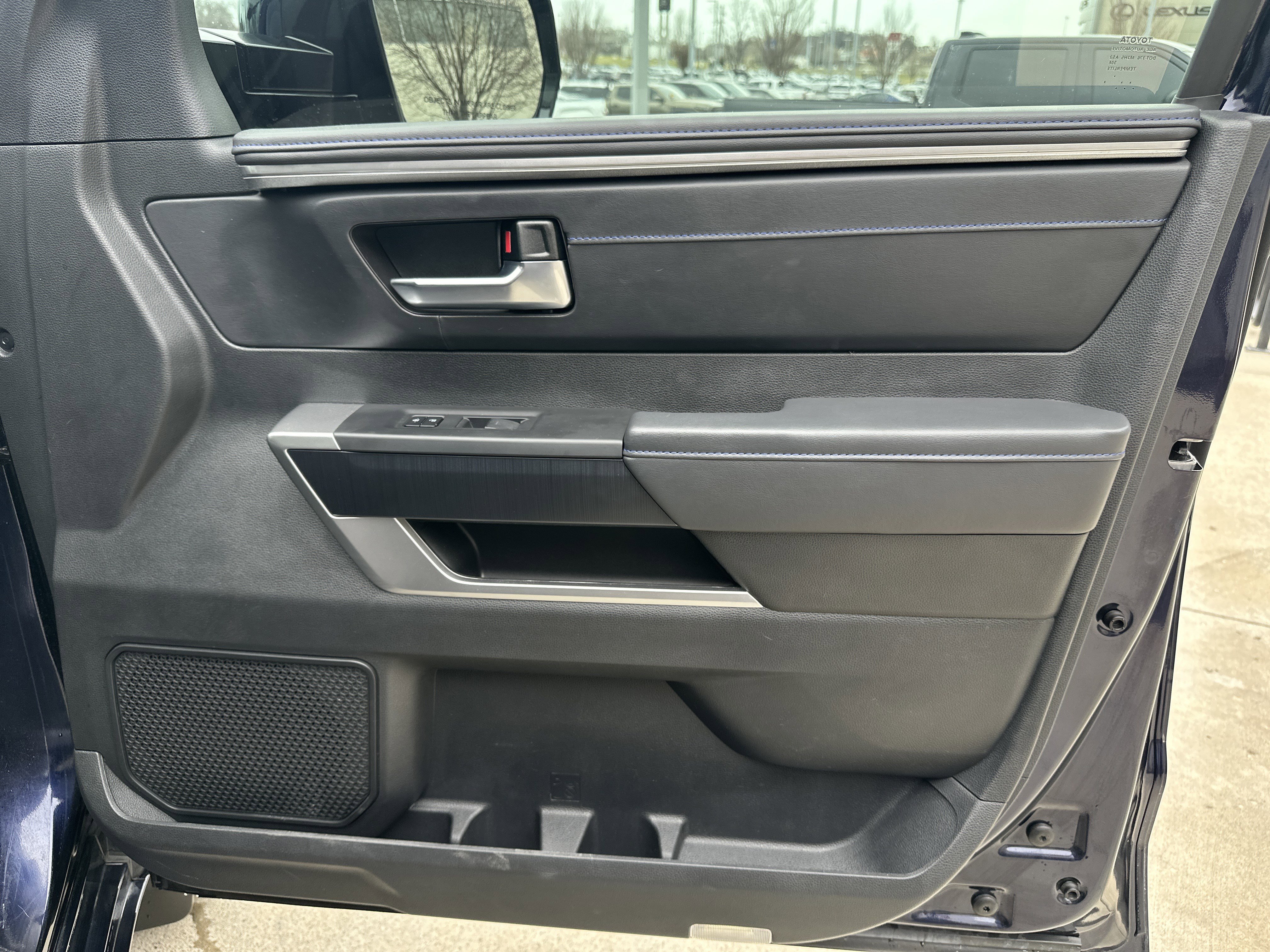 Used 2025 Toyota Tundra Platinum w/ TRD Off-Road Package AWD/4WD image 27