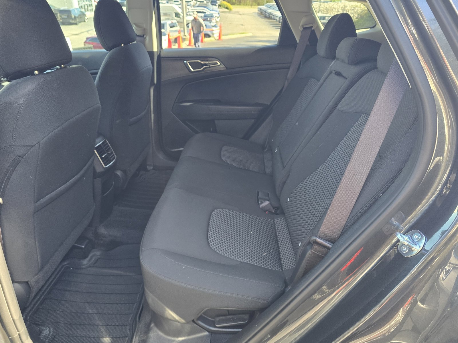 Used 2025 Kia Sportage LX image 10