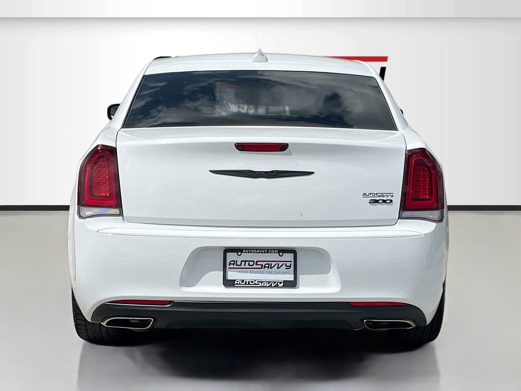 Used 2020 Chrysler 300 Touring w/ Sport Appearance Package image 6