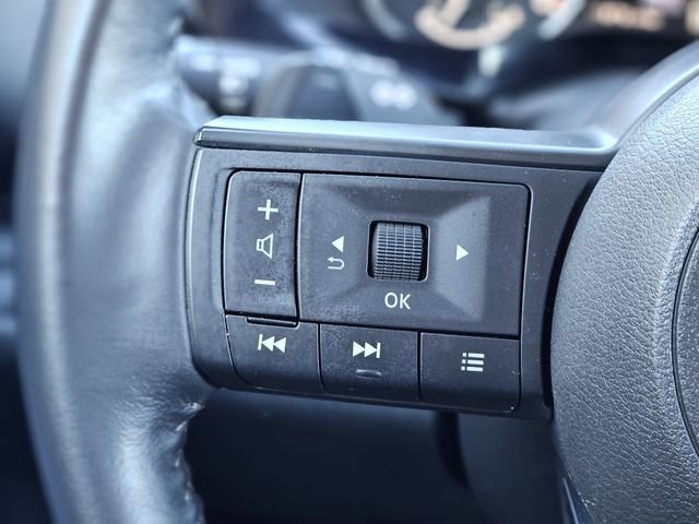 Used 2024 Nissan Pathfinder SV image 17