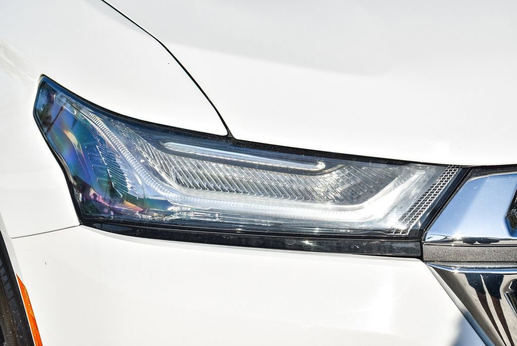 Used 2022 Chevrolet Traverse LT image 8