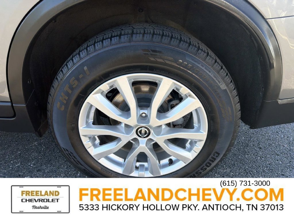 Used 2017 Nissan Rogue SV FWD image 12