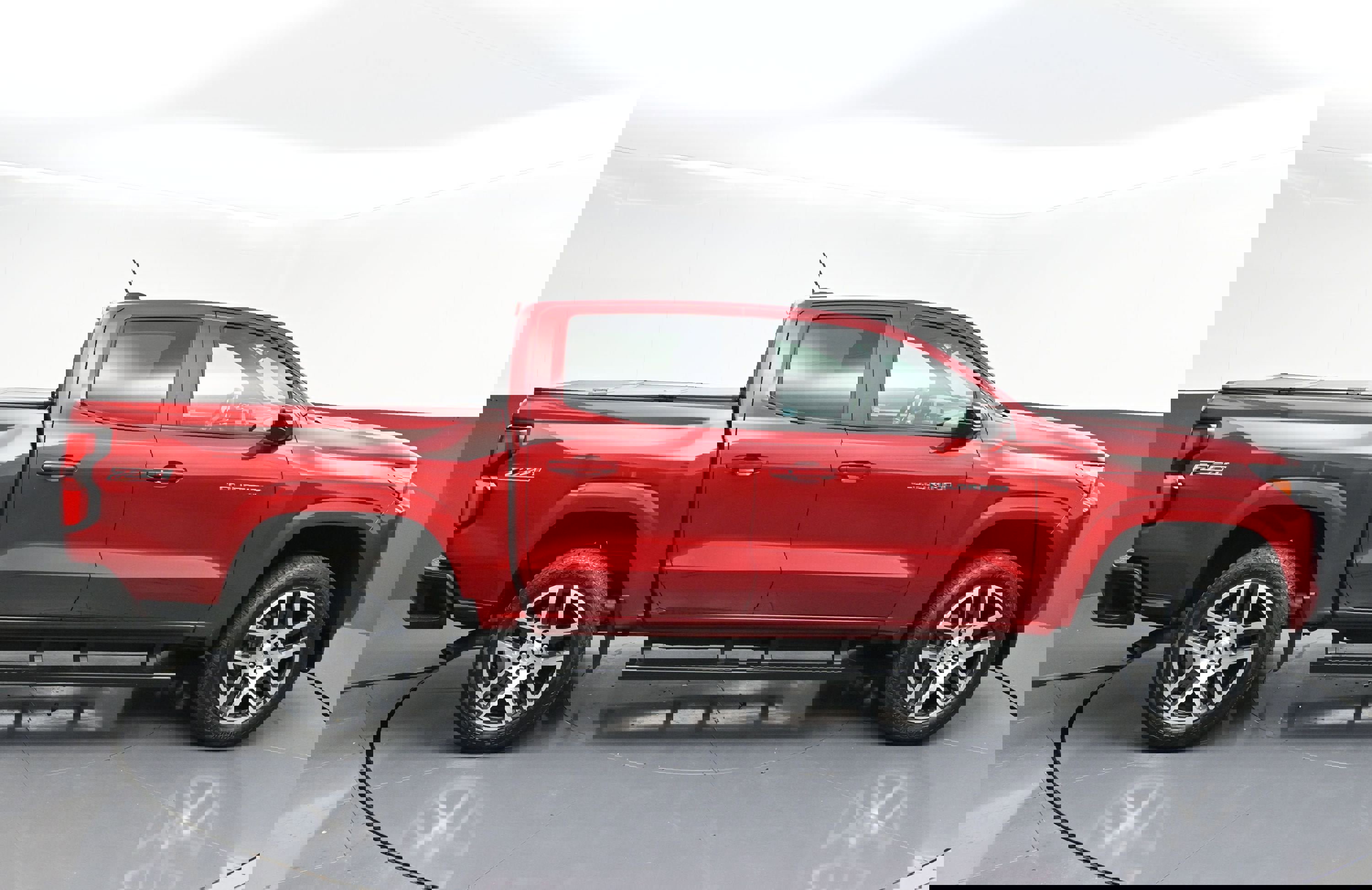 Used 2024 Chevrolet Colorado Z71 w/ Z71 Convenience Package 2 image 8