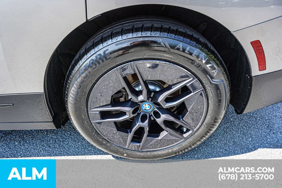 Used 2024 BMW iX xDrive50 w/ Convenience Package AWD/4WD image 17