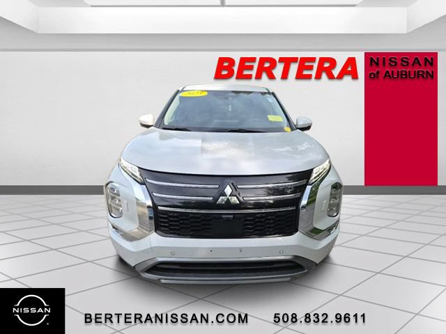 Used 2025 Mitsubishi Outlander SE AWD/4WD image 3