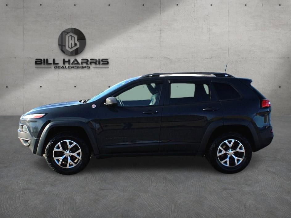 Used 2017 Jeep Cherokee Trailhawk w/ Cold Weather Group image 7